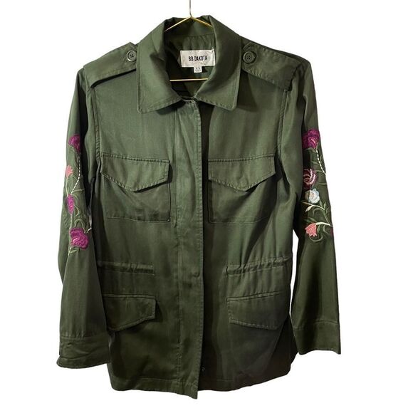 BB Dakota Jackets & Blazers - BB Dakota Embroidered Floral Military Green Jacket Size XS